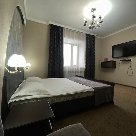 Vip Mini Hotel Semey Luaran gambar