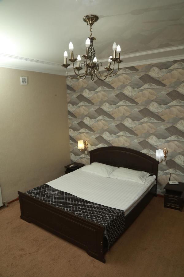 Vip Mini Hotel Semey Luaran gambar