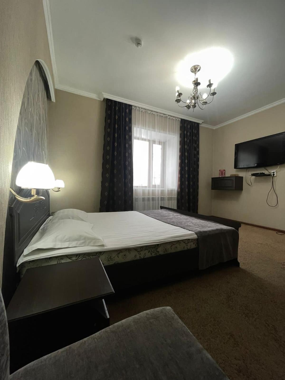 Vip Mini Hotel Semey Luaran gambar