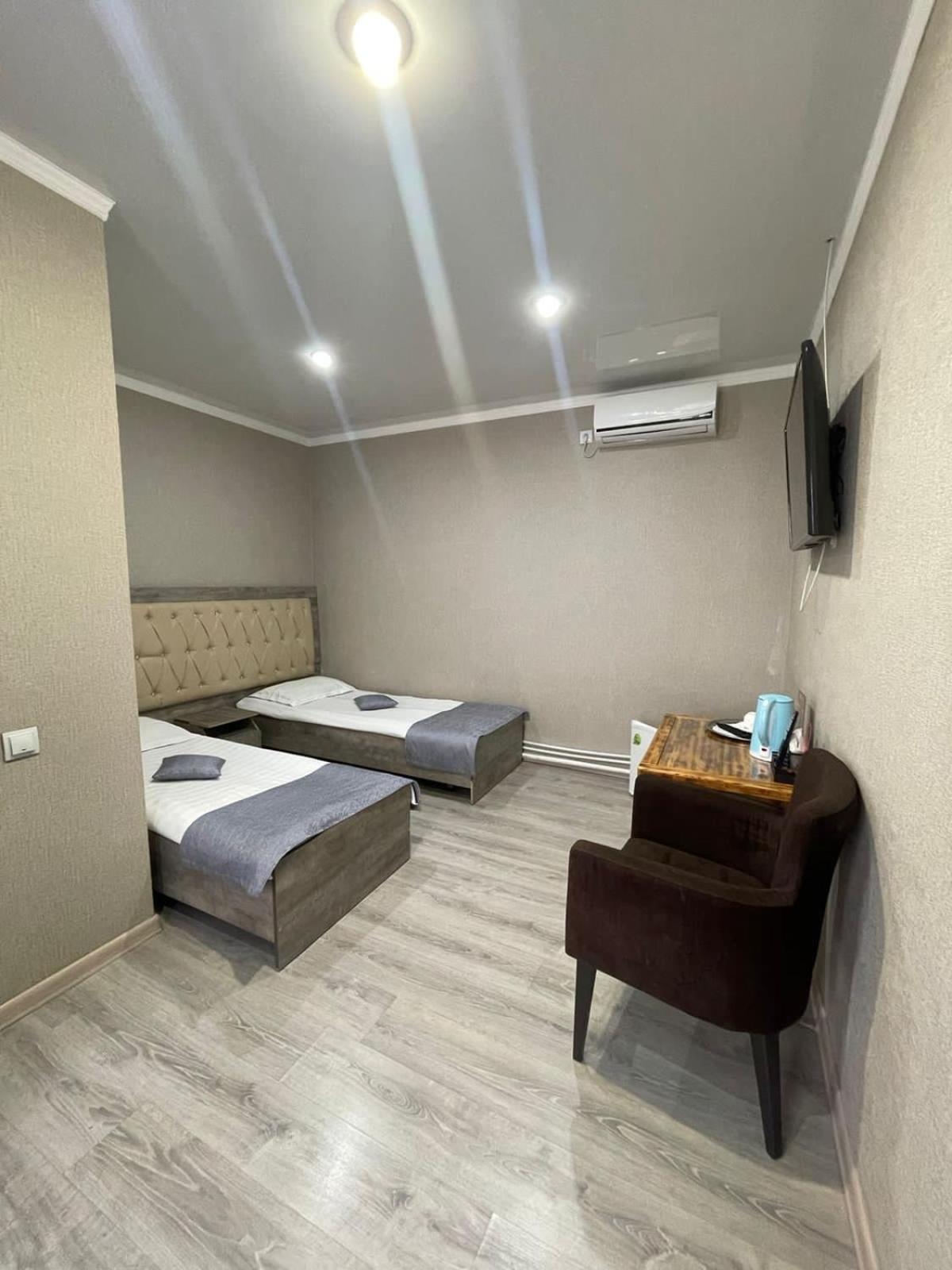 Vip Mini Hotel Semey Luaran gambar