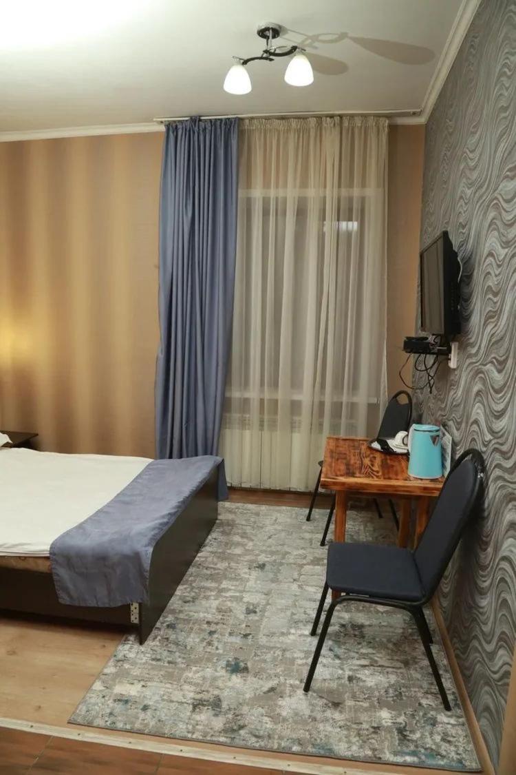 Vip Mini Hotel Semey Luaran gambar