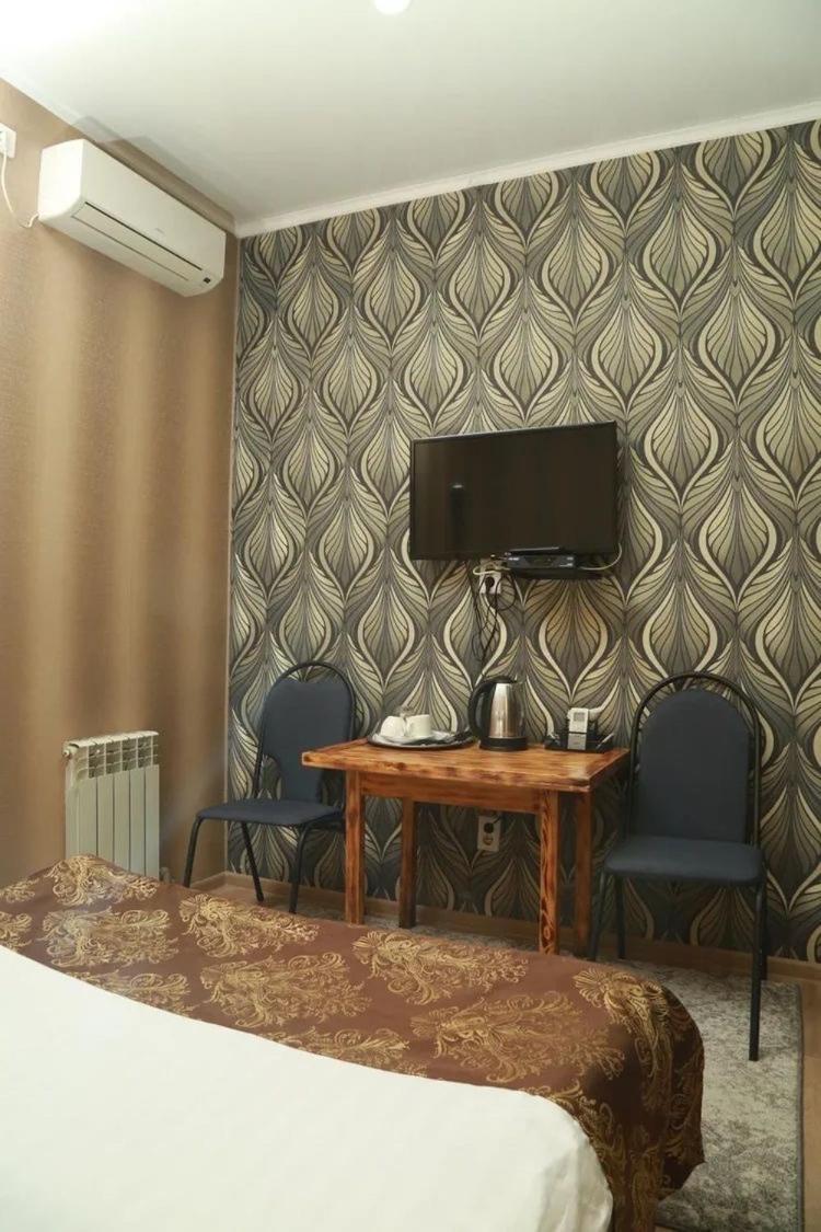 Vip Mini Hotel Semey Luaran gambar
