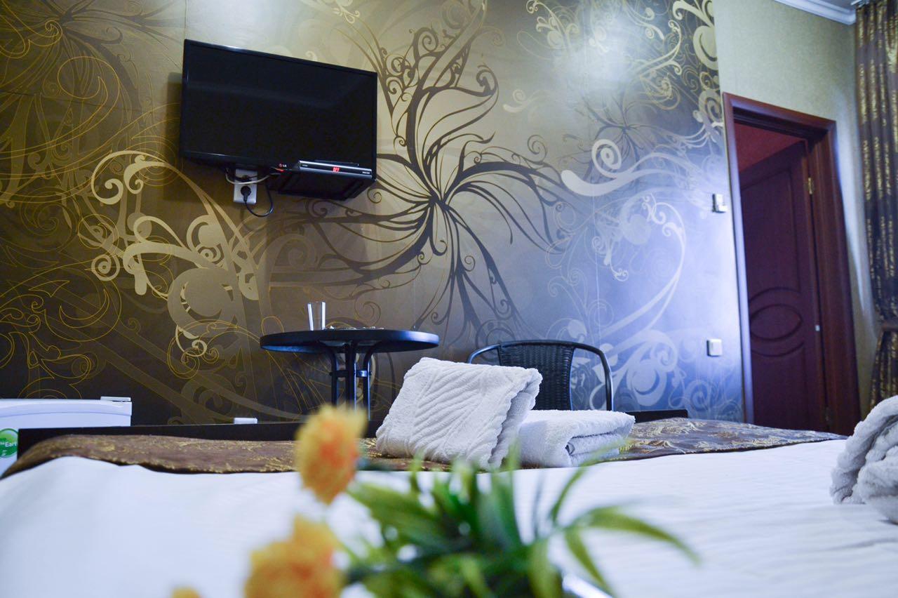 Vip Mini Hotel Semey Luaran gambar