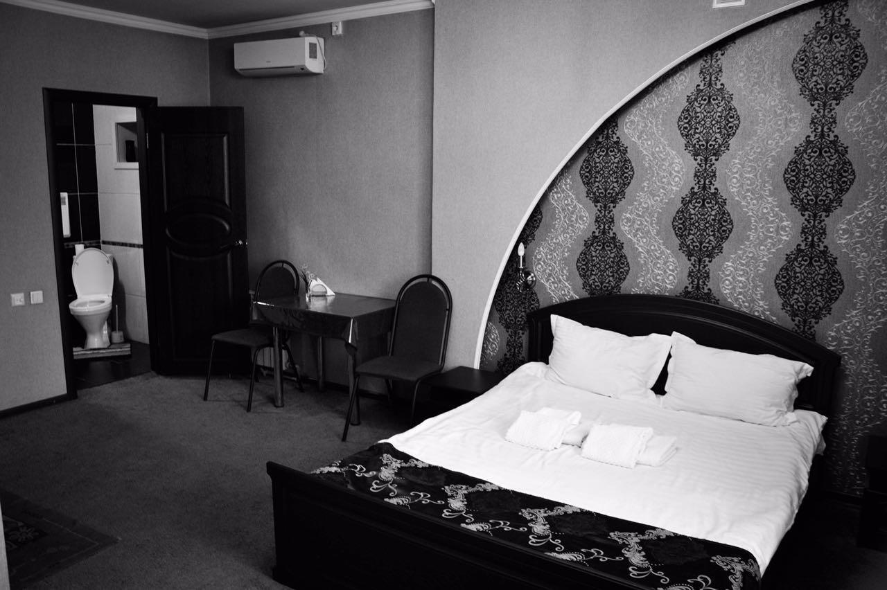 Vip Mini Hotel Semey Luaran gambar