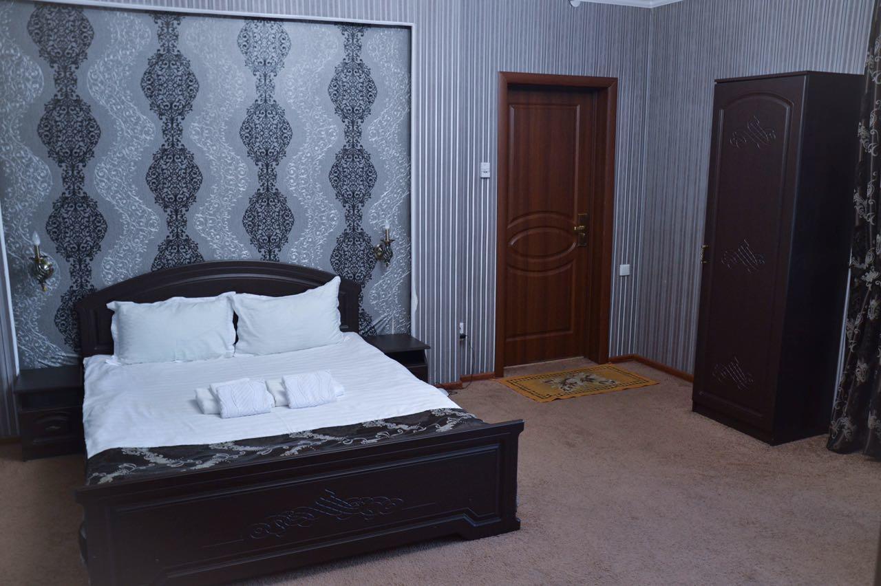 Vip Mini Hotel Semey Luaran gambar